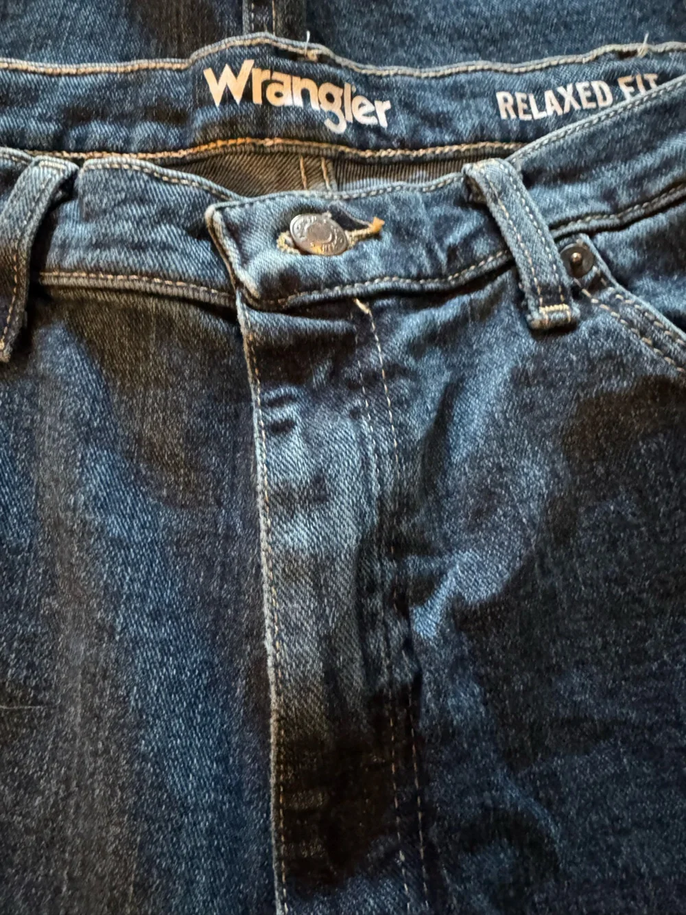 Wrangler Dark Blue Relaxed Fit Denim Jeans with Logo Patch 36 x 32 Like new!